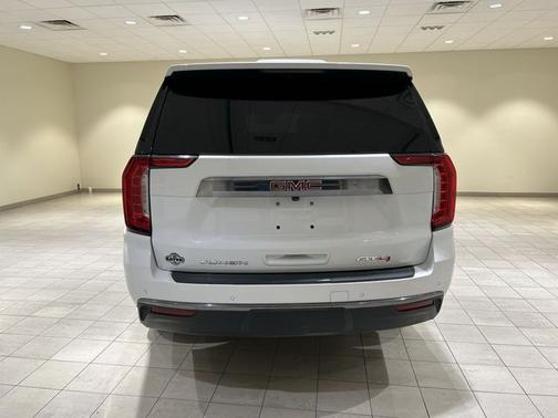 Summit White 2023 GMC Yukon XL AT4