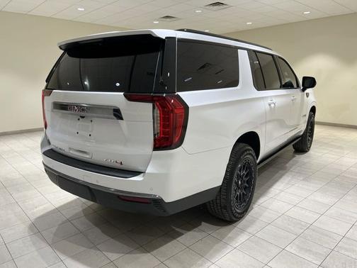 Summit White 2023 GMC Yukon XL AT4
