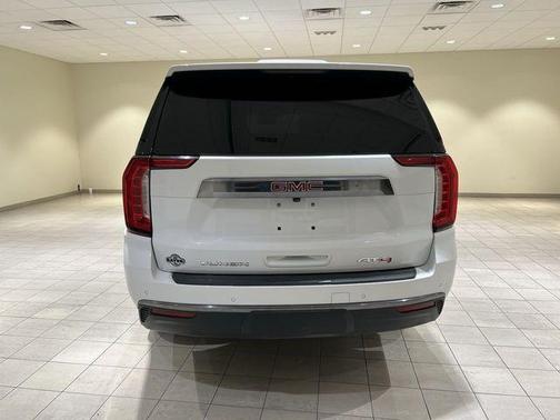 Summit White 2023 GMC Yukon XL AT4