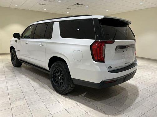 Summit White 2023 GMC Yukon XL AT4