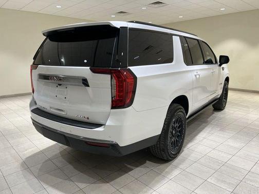 Summit White 2023 GMC Yukon XL AT4