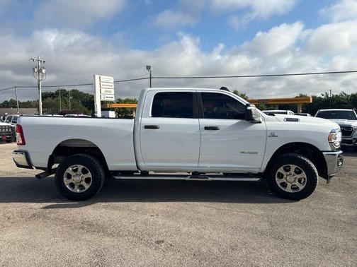 Bright White Clearcoat 2024 RAM 2500 Big Horn