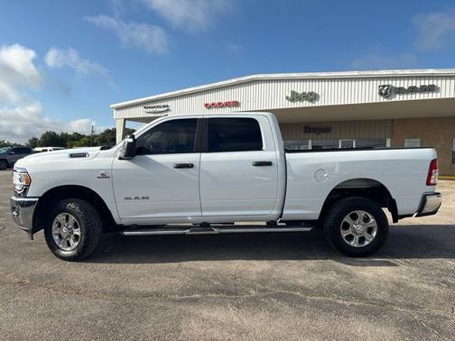 Bright White Clearcoat 2024 RAM 2500 Big Horn