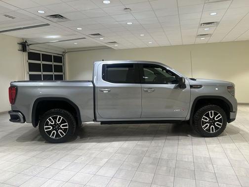 Sterling Metallic 2024 GMC Sierra 1500 AT4