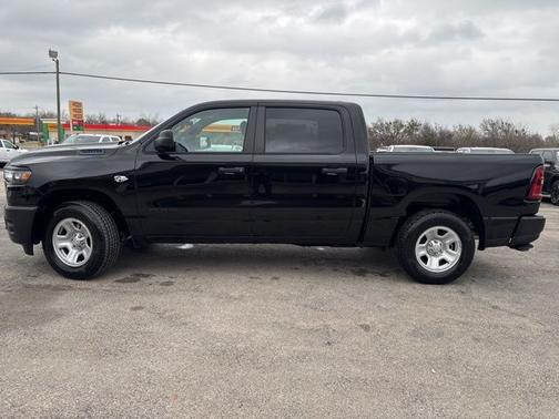 Diamond Black Crystal Pearlcoat 2026 RAM 1500 Tradesman