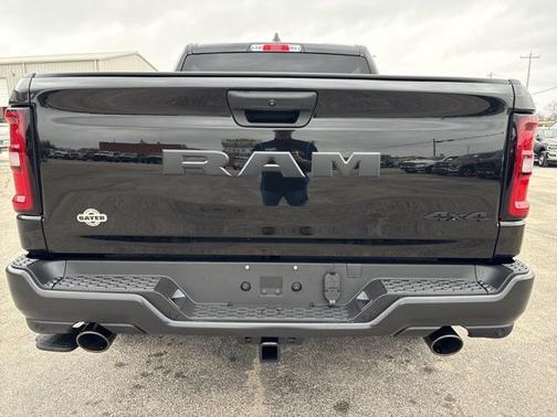 Diamond Black Crystal Pearlcoat 2026 RAM 1500 Tradesman