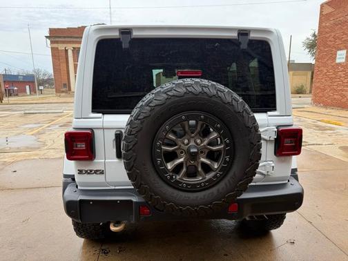 Bright White Clearcoat 2021 Jeep Wrangler Unlimited Rubicon 392