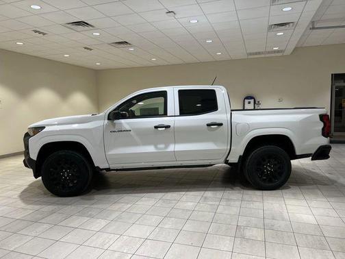 Summit White 2026 Chevrolet Colorado WT