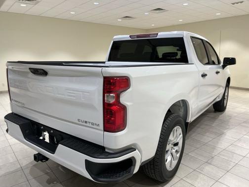 Summit White 2026 Chevrolet Silverado 1500 Custom