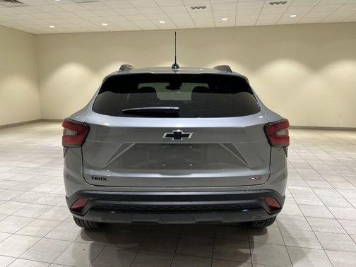 Sterling Gray Metallic 2026 Chevrolet Trax 2RS