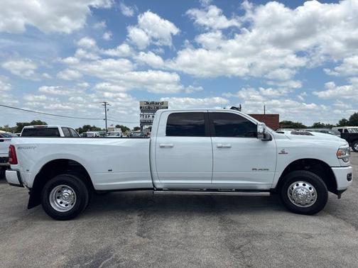 Bright White Clearcoat 2023 RAM 3500 Laramie