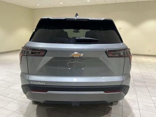 Sterling Gray Metallic 2026 Chevrolet Equinox LT