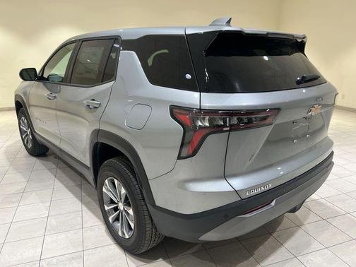 Sterling Gray Metallic 2026 Chevrolet Equinox LT