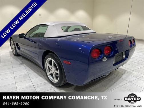 2004 Chevrolet Corvette Base
