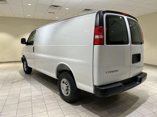 Summit White 2026 Chevrolet Express 2500 Work Van