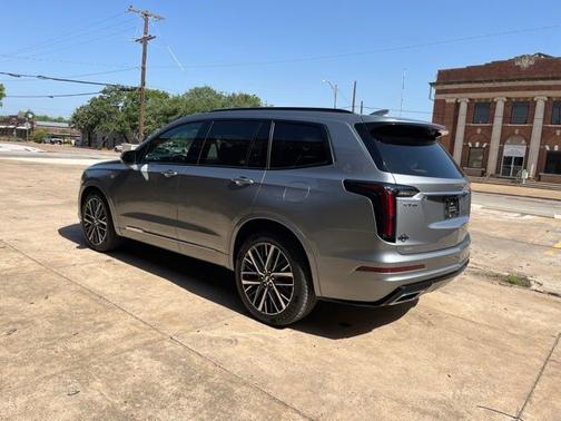 Argent Silver Metallic 2023 Cadillac XT6 Sport