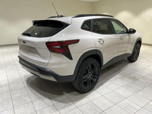 White Sand 2026 Chevrolet Trax ACTIV