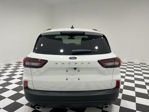 Star White Metallic Tri-Coat 2026 Ford Escape ST-Line