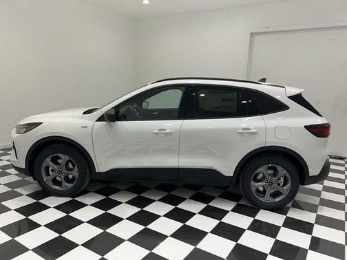 Star White Metallic Tri-Coat 2026 Ford Escape ST-Line