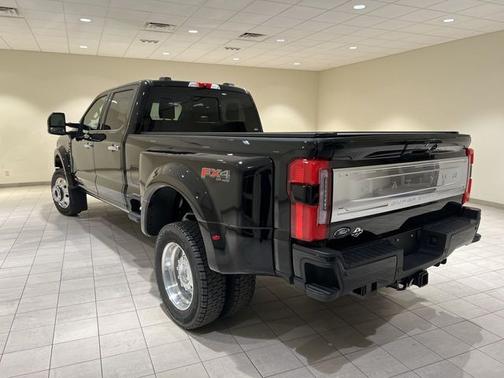 Agate Black Metallic 2026 Ford F-450 Platinum