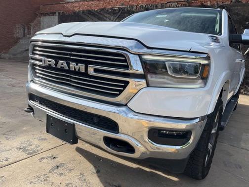 Bright White Clearcoat 2022 RAM 1500 Laramie