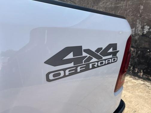 Bright White Clearcoat 2022 RAM 1500 Laramie
