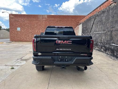 Onyx Black 2024 GMC Sierra 2500 AT4