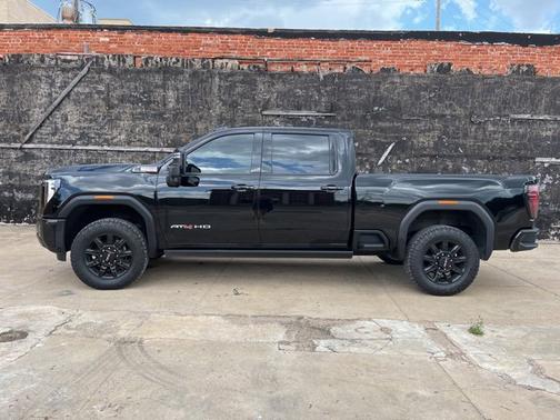 Onyx Black 2024 GMC Sierra 2500 AT4