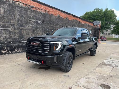 Onyx Black 2024 GMC Sierra 2500 AT4