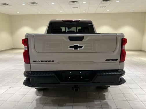 White Sands 2026 Chevrolet Silverado 1500 ZR2