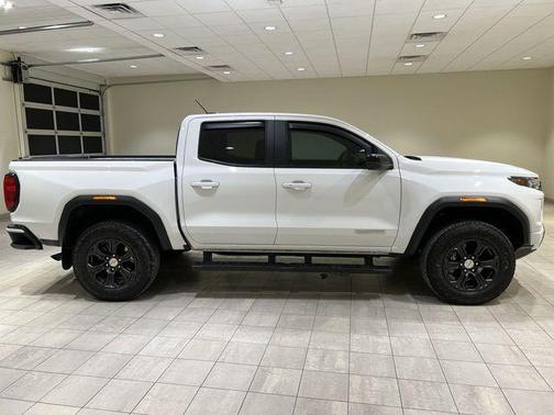 Summit White 2024 GMC Canyon Elevation