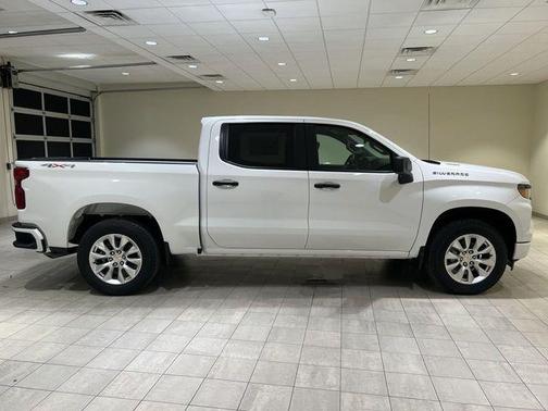 Summit White 2026 Chevrolet Silverado 1500 Custom