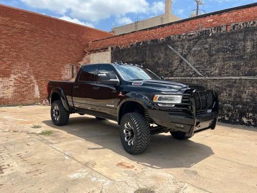 Diamond Black Crystal Pearlcoat 2023 RAM 2500 Big Horn