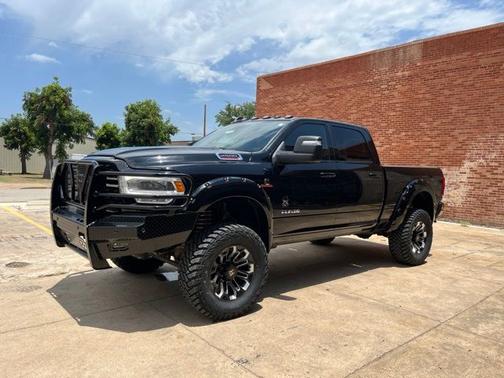 Diamond Black Crystal Pearlcoat 2023 RAM 2500 Big Horn