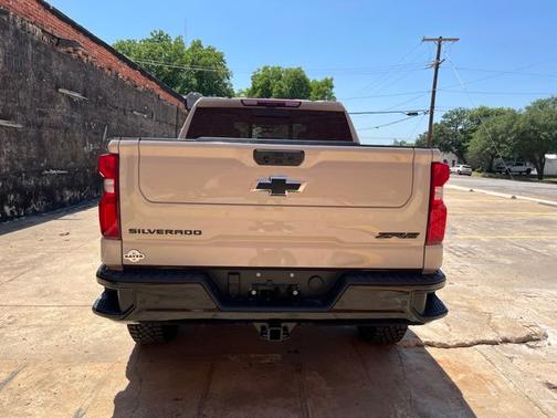 White Sands 2026 Chevrolet Silverado 1500 ZR2