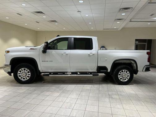 Summit White 2024 Chevrolet Silverado 2500 LT