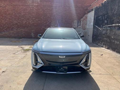 Nimbus Metallic 2024 Cadillac LYRIQ Luxury