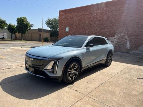 Nimbus Metallic 2024 Cadillac LYRIQ Luxury