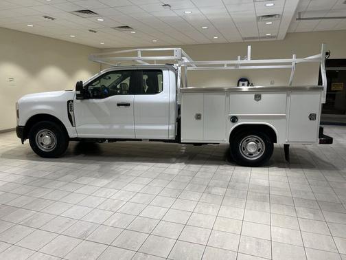 Oxford White 2026 Ford F-250 XL