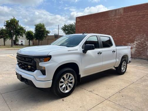 Summit White 2026 Chevrolet Silverado 1500 Custom