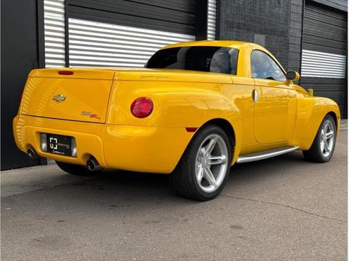 2004 Chevrolet SSR Convertible Pickup 2D