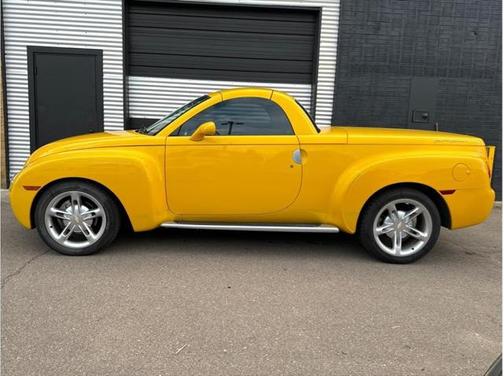 2004 Chevrolet SSR Convertible Pickup 2D