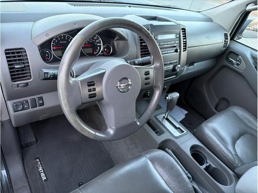 2009 Nissan Frontier LE Crew Cab