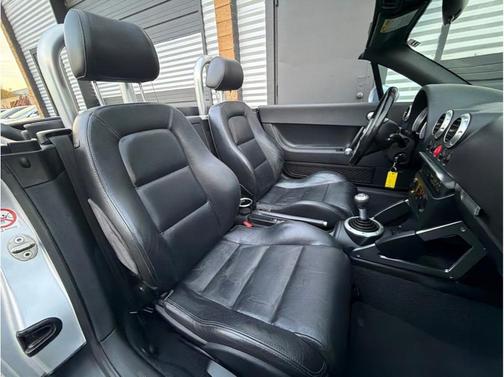 2001 Audi TT Roaster Cabriolet FWD 5-Speed Manual w/ 180HP Eng