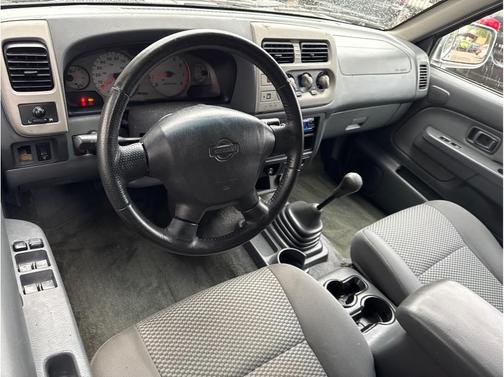 2001 Nissan Frontier SE Crew Cab