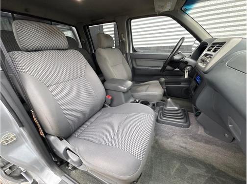 2001 Nissan Frontier SE Crew Cab