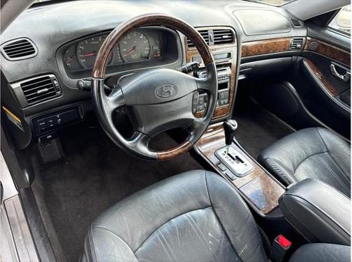 2002 Hyundai XG350 Sedan 4D
