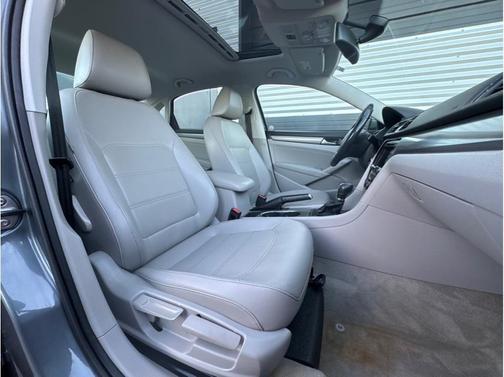 2014 Volkswagen Passat 2.0L TDI DSG SE w/Sunroof