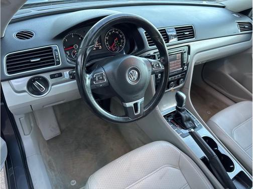 2014 Volkswagen Passat 2.0L TDI DSG SE w/Sunroof