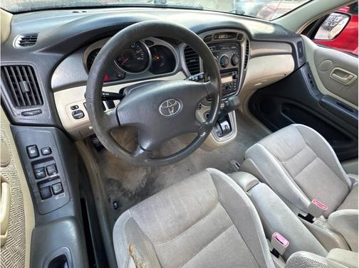2001 Toyota Highlander Base